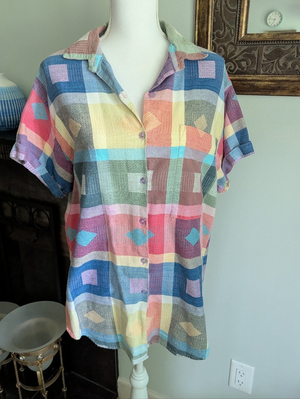 Vintage 90s Women's L/XL Colorful Pastel Square Button Up Collared Shirt